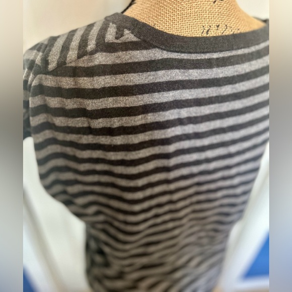 Banana Republic Fine Italian Merino Sweater Diagonal Striped Short Sleeve Top M - Picture 8 of 15